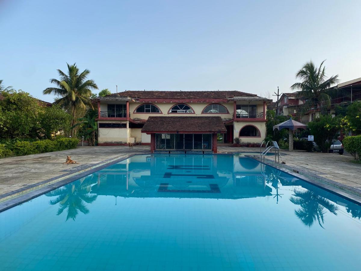 The Green Door Villa Close To Zalor Beach Varca Exterior photo